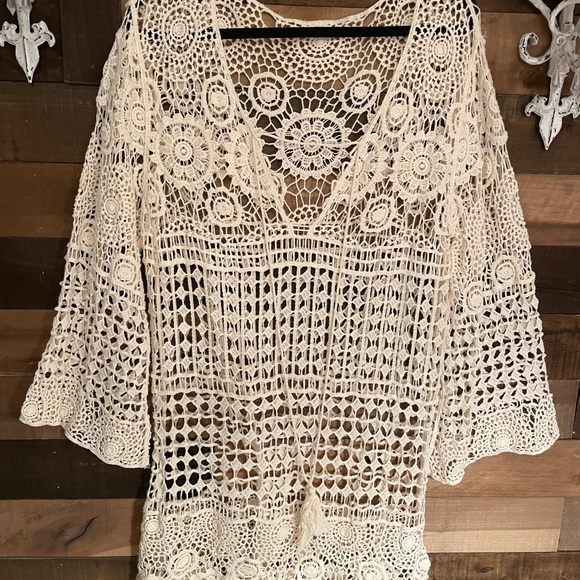 Chic Crochet Swim Cover-Up in Cream - Picture 4 of 8